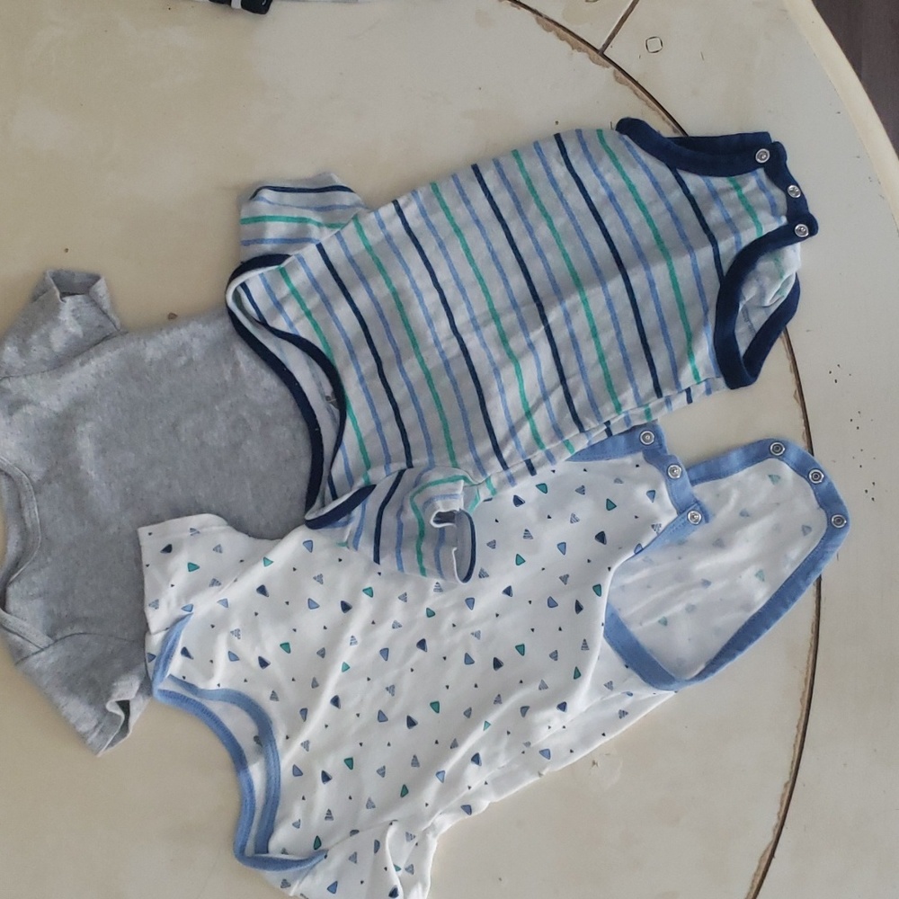 Baby onesies set